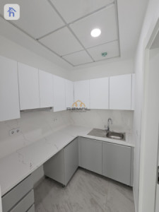 Modern office in Empire Business Towers image 5