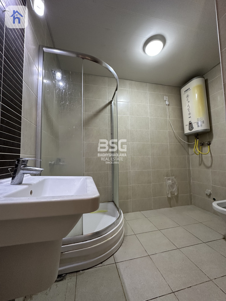Charming 3BR Apartment for Sale Image 11