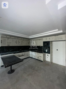 Modern Apartment with 2 Bedrooms — 1