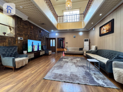 Three floor house for sale Image 3