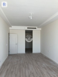 Spacious 2-Bedroom Apartment in Empire Square image 2