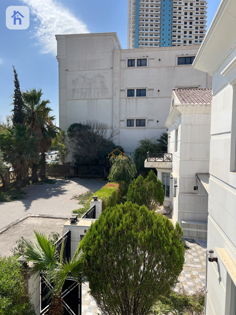 دوو ڤێلای نازدار