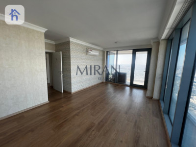 Bright Apartment with Elegant Design Image 4