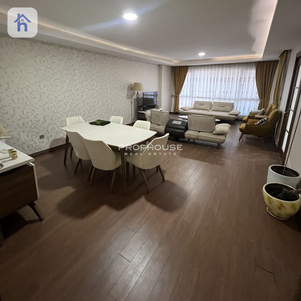 ماڵێکی 5 ژووری نوستن بە شێوەیەکی نایاب وێنە 2