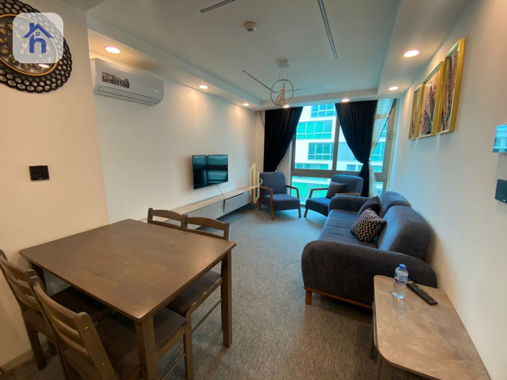 Modern 1 Bedroom Apartment with Balcony Resim 2