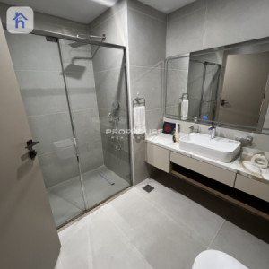 Luxurious 2-Bedroom Apartment in Prime Location image 8