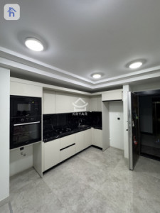 Stylish Apartment in Prime Location image 4