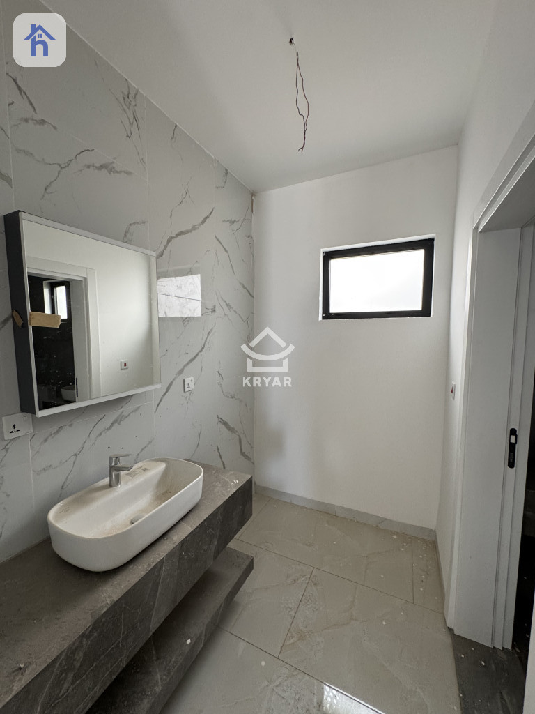 Spacious 4 Bedroom House in Aram Village 2 Resim 13