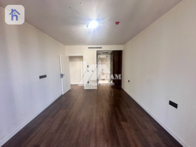 Bright and Airy 2-Bedroom Apartment image 11