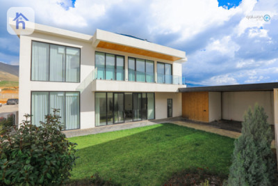 House (934m²) image 1