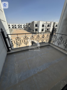 House Opposite Garden Image 16