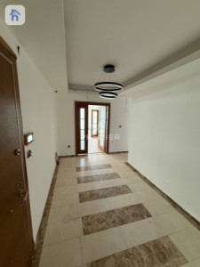 Stylish B4 Apartment with Views Image 13