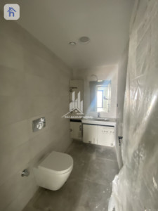 Spacious Apartment with Modern Design Image 7