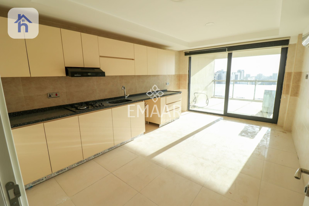 Spacious 4 Bedroom Apartment in 4 Tower