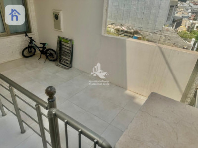 One Floor House image 2
