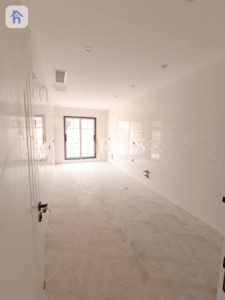 Spacious Family Home with Multiple Rooms Resim 6