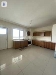 Spacious 3 Bedroom Apartment in MRF 4 Towers image 2