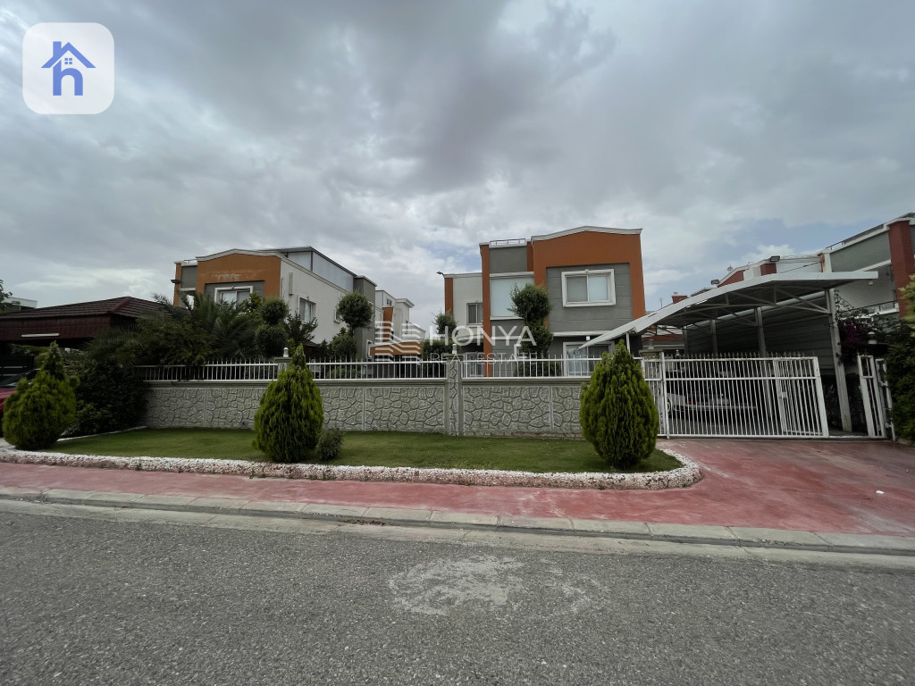 House (450m²)
