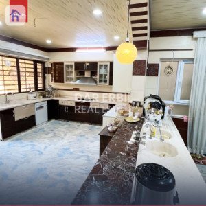 Spacious 6-Bedroom House in Erbil Resim 4