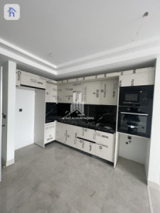 Spacious one-bedroom apartment in Rami Towers image 1