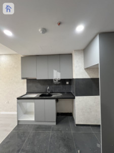 Cozy 1 Bedroom Apartment in Queen Tower image 1