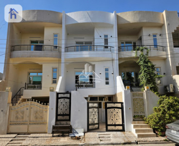 Three Floor House image 2