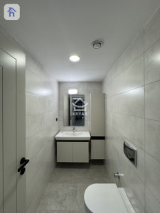 Stylish Apartment in Prime Location image 8