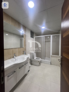 شوقەیەکی فراوانی ٣ ژووری نوستن لە ئیمپایەر ڕۆیاڵ وێنە 6