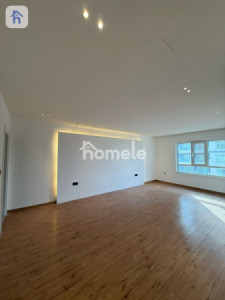 Modern 3-Bedroom Apartment in a Prime Location image 2