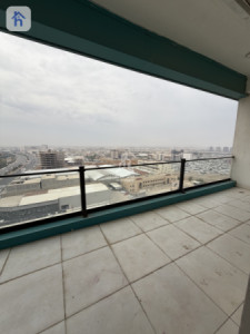 Modern 3 Bed Apartment with Views image 12