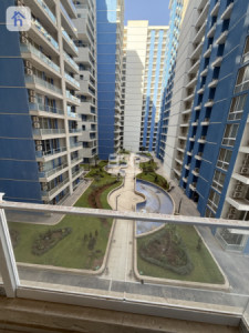 Modern 1-Bedroom Apartment Image 6