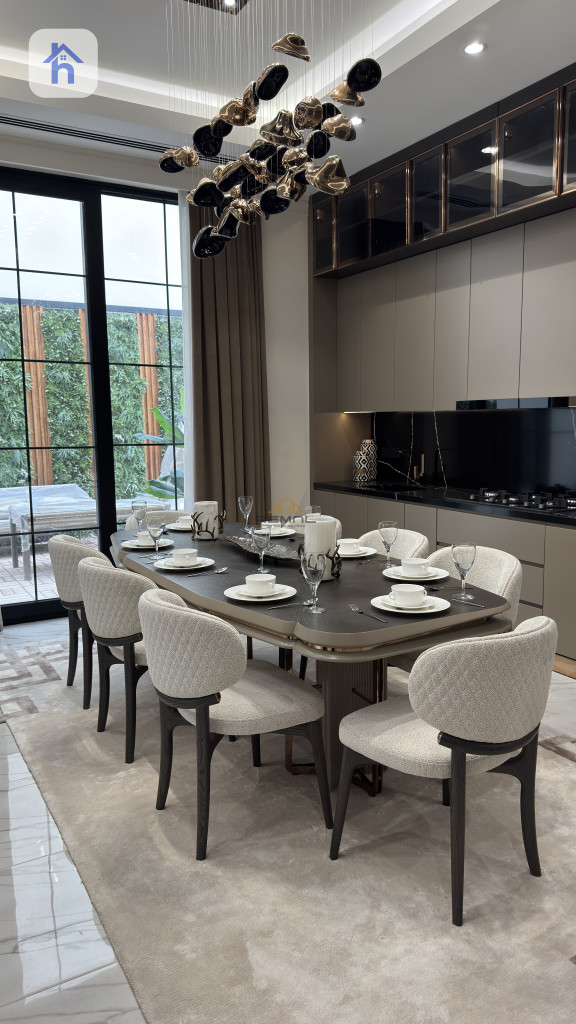 Spacious Family Home in Erbil Garden Image 2