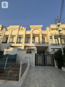 خانووی مۆدێرن ٤ ژووری نوستن — 1