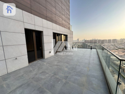 Elegant 2-BR Apartment with Terrace Image 14