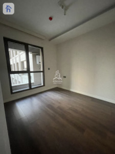 Bright and Spacious One Bedroom Apartment image 4