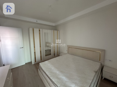 Chic One-Bedroom Apartment For Sale Image 4