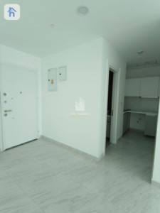 Spacious Office on the 16th Floor image 3