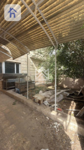 Spacious House with 4 Bedrooms image 2