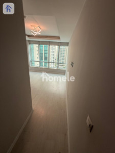 Modern Apartment with 1 Bedroom Image 3