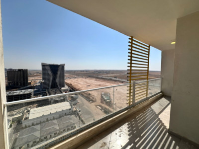 Modern 2-bedroom apartment near airport Image 14