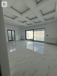 Luxurious House with Swimming Pool for Sale Image 6