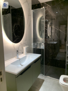 Luxury Apartment image 6