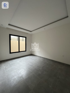 One Floor House image 7