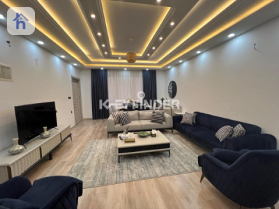 Spacious House with 5 Bedrooms image 7