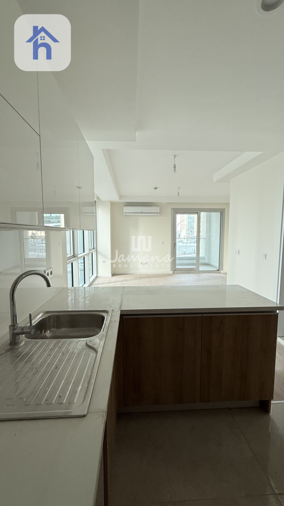 Modern Studio in Empire Wings