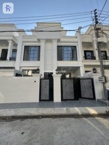 Spacious 5-Bedroom House in Hawlery Nwe image 1