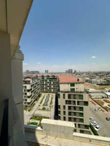 Modern Apartment image 6