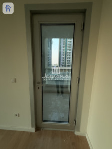 Modern 1 Bedroom Apartment Image 8