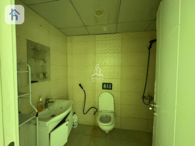 Modern 3-Bedroom Apartment image 9