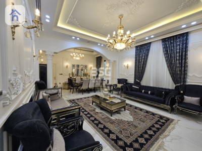 Luxury House with 6 Bedrooms Image 6